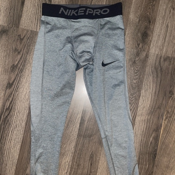 Nike Pro Gray Leggings (NWOT) - Picture 1 of 2